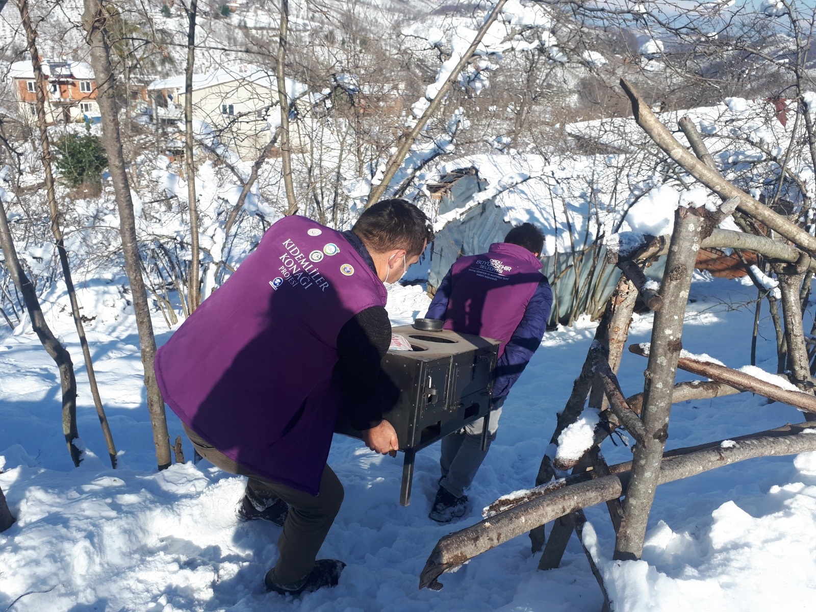 BACASI TÜTMEYEN EVLERE BÜYÜKŞEHİRDEN DESTEK